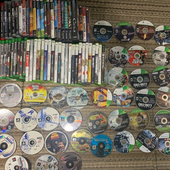 Reseller - collector game lot Lot 95 games 
Make offer